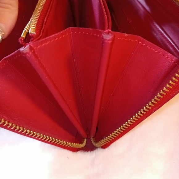 Authentic Louis Vuitton Zippy Wallet - Picture 9 of 13